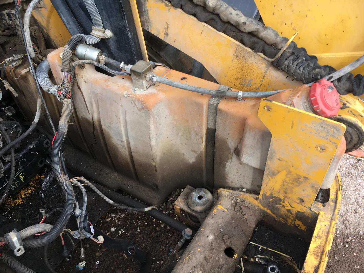 ./imagenes/INVOICE/2019/16925/MINICARGADOR JOHN DEERE 240 (10).JPG